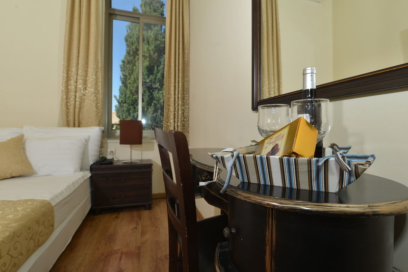 The Little House In Bakah Hotell Jerusalem Eksteriør bilde