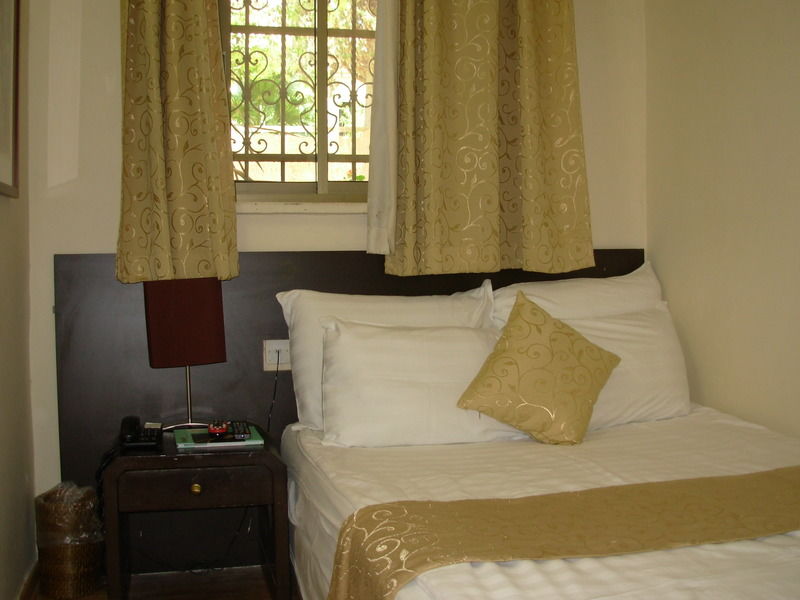 The Little House In Bakah Hotell Jerusalem Eksteriør bilde