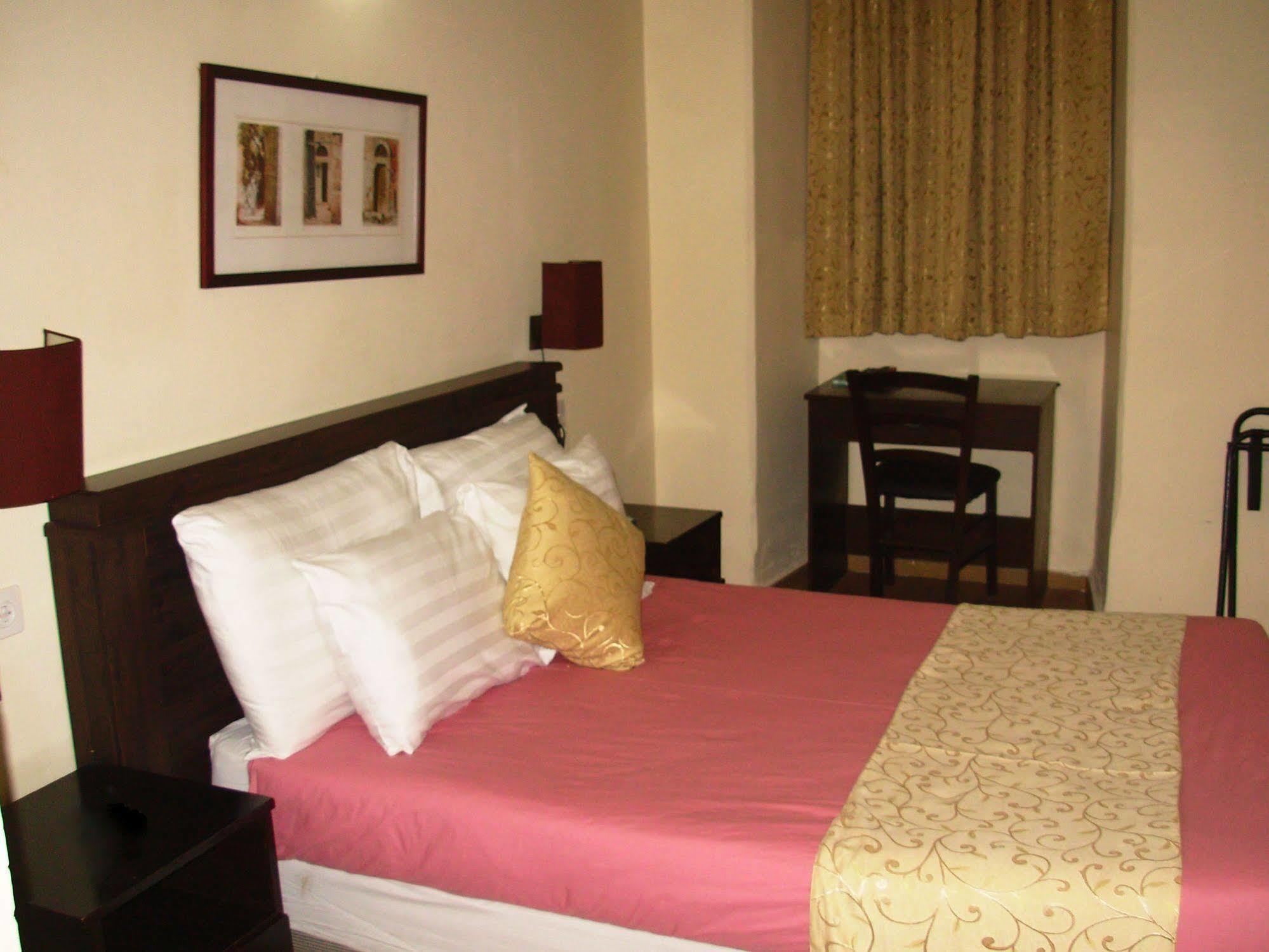 The Little House In Bakah Hotell Jerusalem Eksteriør bilde