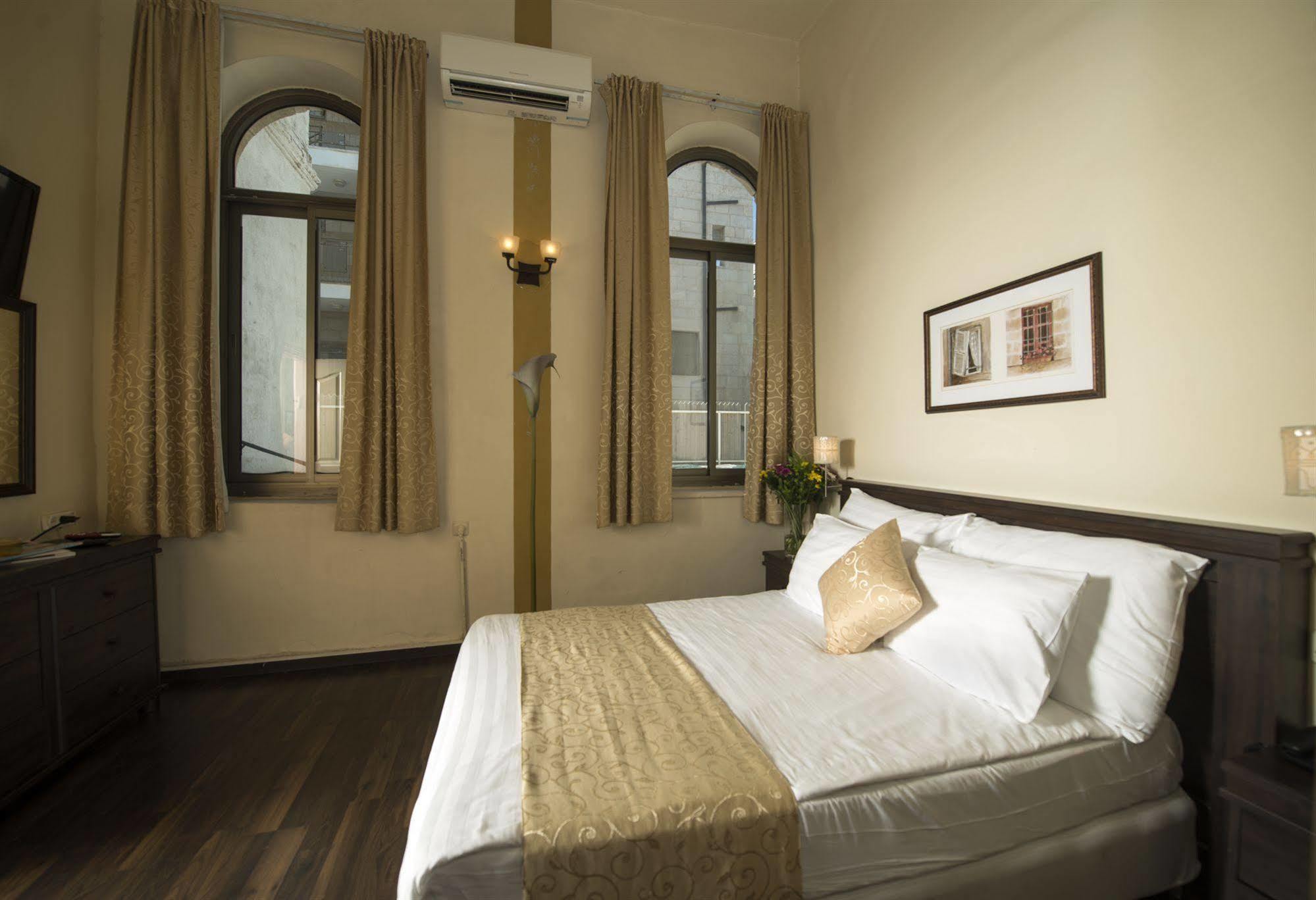 The Little House In Bakah Hotell Jerusalem Eksteriør bilde