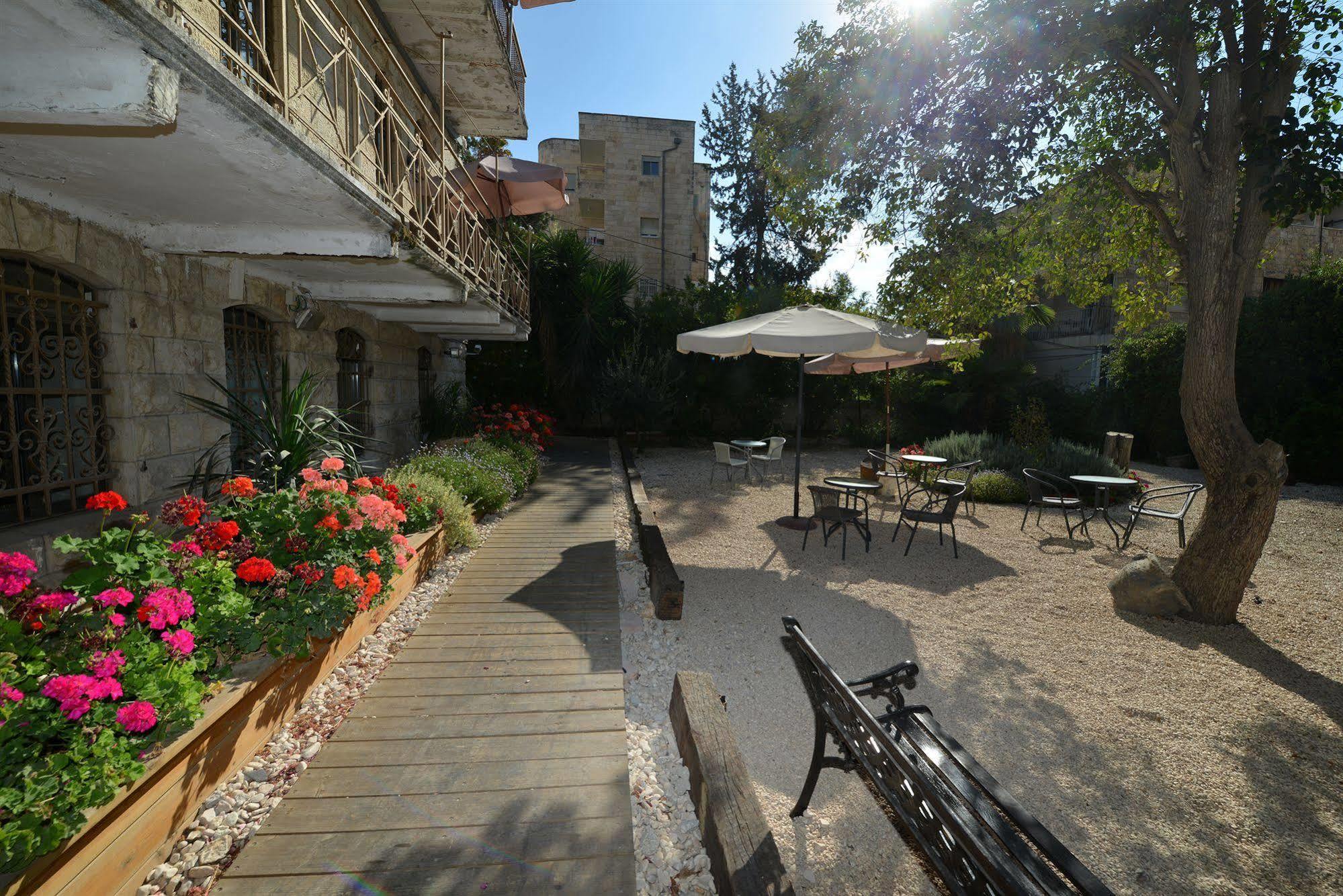 The Little House In Bakah Hotell Jerusalem Eksteriør bilde